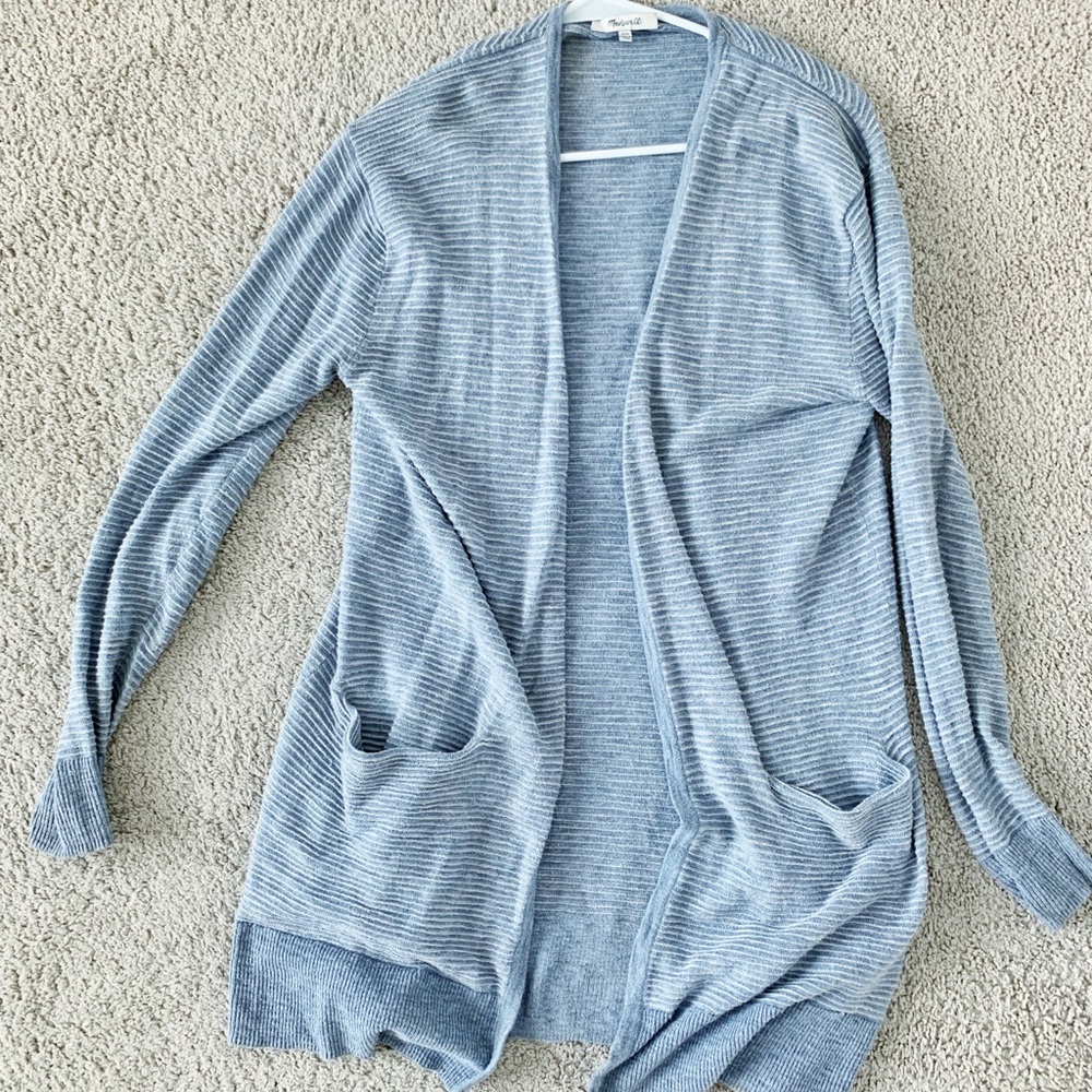 Madewell women’s cardigan with pockets.